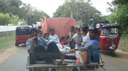Srí Lanka doprava na korbe auta