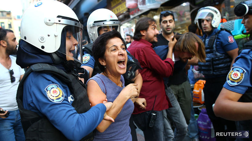 Turecko Istanbul robotníci protest zatknutie...