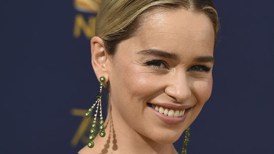 Hviezda Hry o tróny Emilia Clarke mala na sebe...