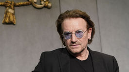 Pápež je zdesený zo sexuálneho zneužívania v cirkvi, tvrdí Bono z U2 