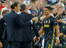 FOTO: Chytal sa za hlavu, plakal. Ronaldo videl...