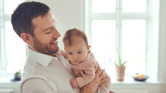 Európsky parlament schválil zavedenie otcovskej dovolenky