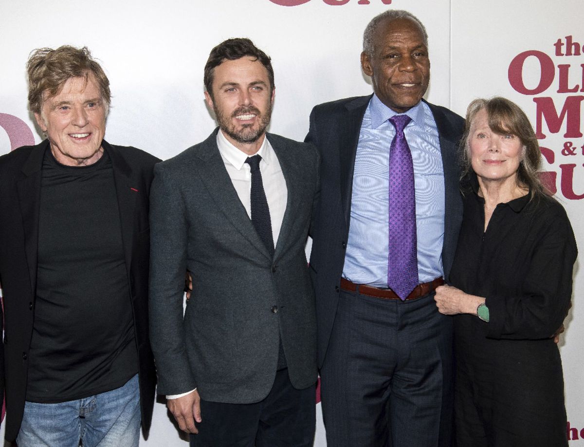 Zľava: herci Robert Redford, Casey Affleck,...