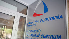 Počet poberateľov dávok v nezamestnanosti klesol 