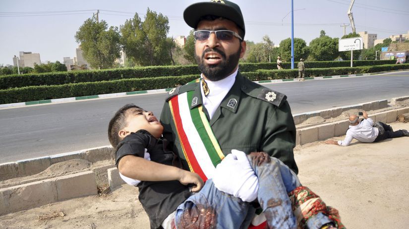 Irán prehliadka vojenská útok zranení