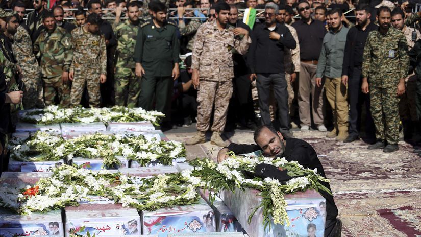 Irán prehliadka útok obete spomienka