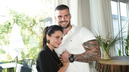 Lucie Bílá schovaná v náručí svojho svalovca! Ich láska má zelenú 