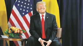 Svet sa z činov Donalda Trumpa smeje, ich dosah je však obrovský