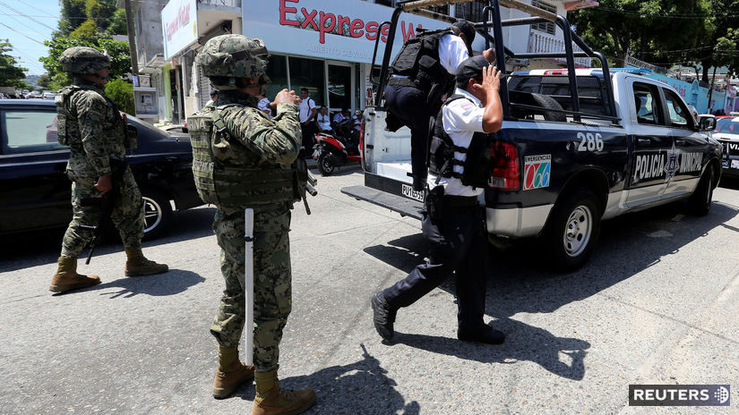 mexiko, polícia, armáda, odzbrojenie,...