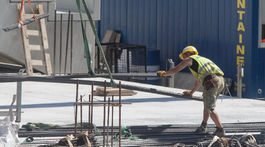 Platy v regióne raketovo rastú vrátane Slovenska