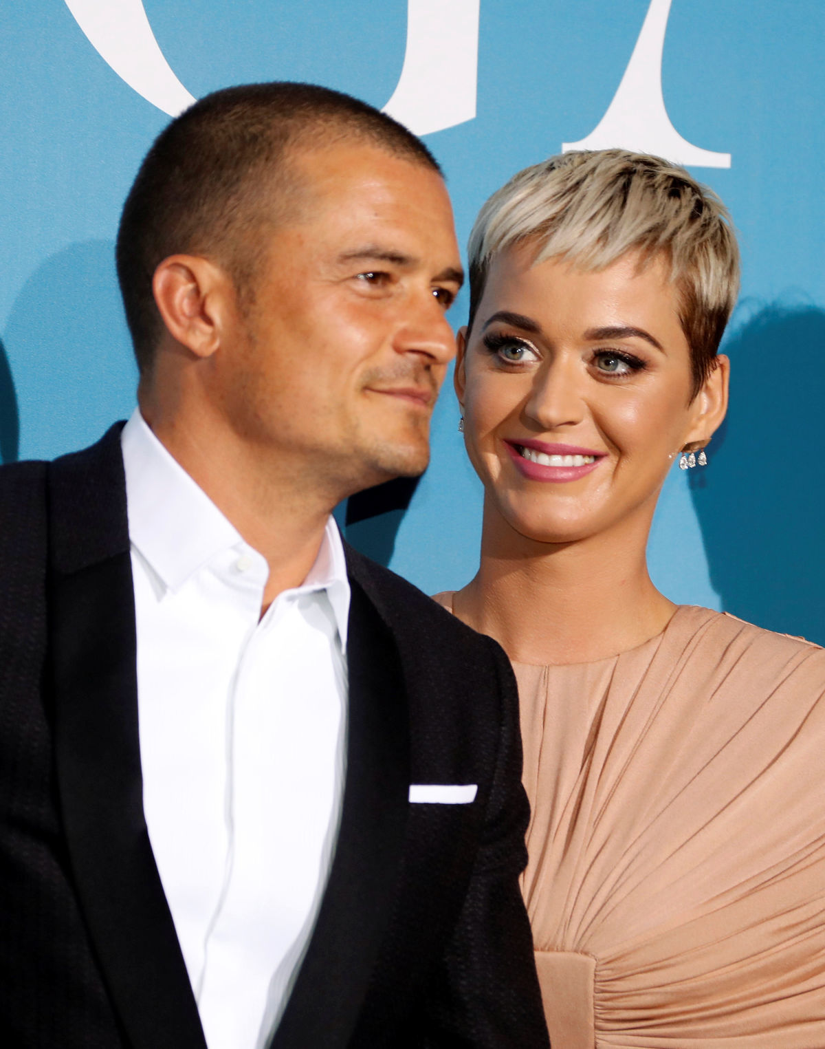 Speváčka Katy Perry a jej partner - herec...