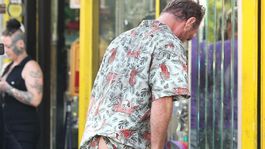 Seriálový fešák s holým zadkom v New Yorku: Takto sa motal po ulici?