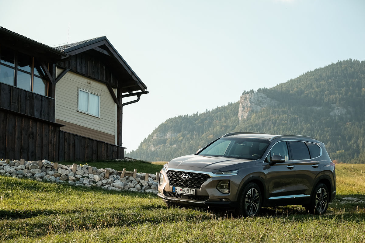 Nový Hyundai Santa Fe na dĺžku meria 4 770 mm.