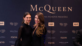 modelka Luciana Čviriková (vľavo) a riaditeľka Miss Slovensko Karolína Chomisteková. 