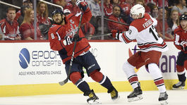 Carolina bez Čajkovského zdolala obhajcu, Pittsburghu nestačilo na triumf ani 6 gólov