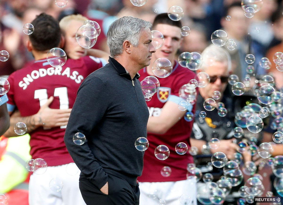 Tréner Manchestru United José Mourinho pred...