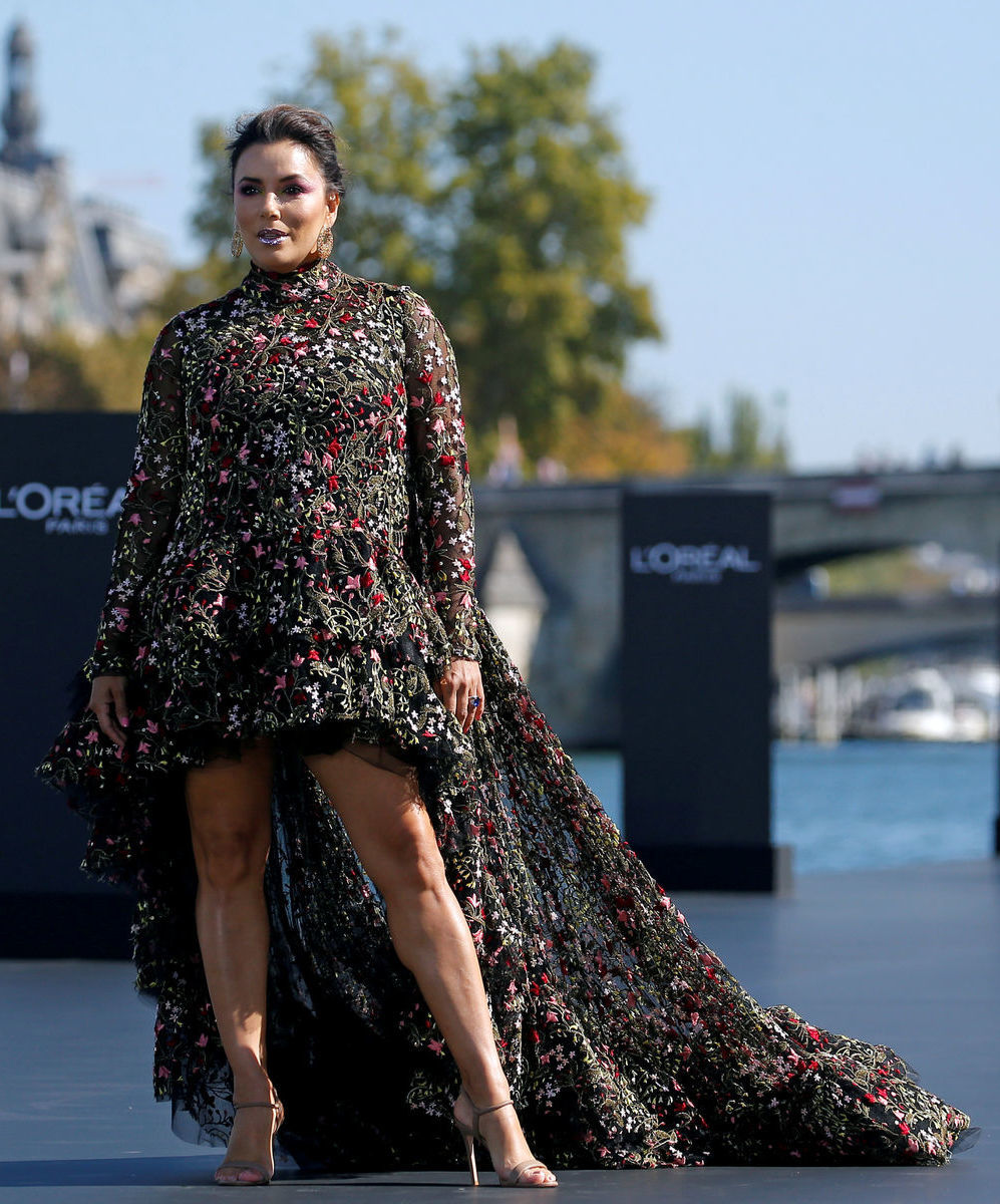 Eva Longoria počas šou značky L'Oreal v...