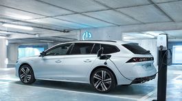 Peugeot - plug-in hybridná technológia 2019