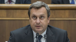 Parlament sa k odvolávaniu Danka nedostal