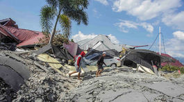 Úder mohutnej vlny cunami v Indonézii neprežili stovky ľudí
