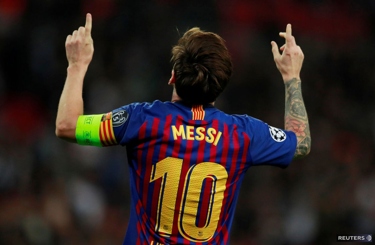 Hviezdny kapitán Barcelony Lionel Messi sa teší...
