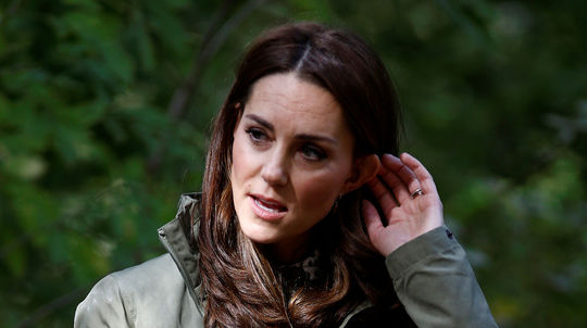 Vojvodkyňa Kate z Cambridge v ležérnej kombinácii.