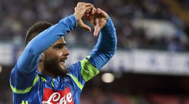 Obdivuje Ronalda. Malý buldog naháňa strach