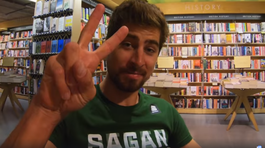 Sagan pokrstil v Londýne autobiografiu. Stovky ľudí na ňu čakali aj 2 hodiny