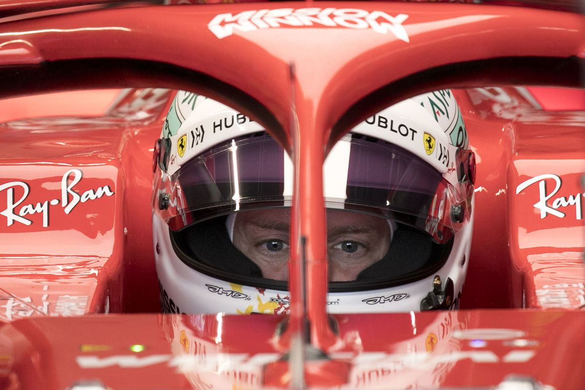 Sebastian Vettel v monoposte Ferrari.