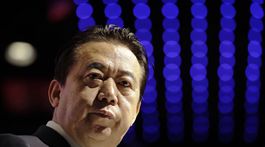 Manželka a deti bývalého čínskeho šéfa Interpolu získali azyl