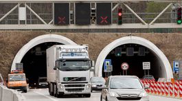 Veru, sme veľký štát