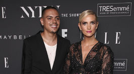 Skĺbiť prácu a rodinu, nie je to ľahké, vyhlásila sestra Jessicy Simpsonovej