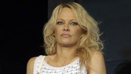 Pamela Anderson kritizuje politikov, odpoveďou sú len sexistické reči!
