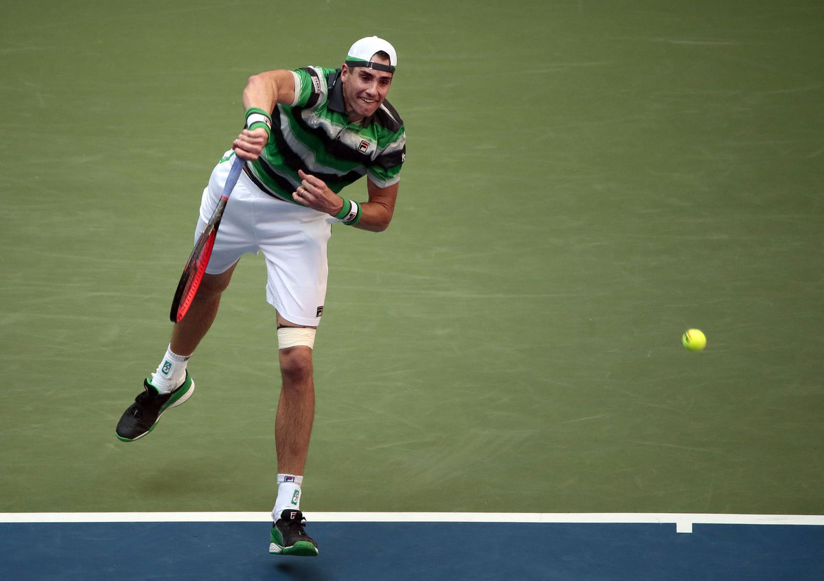 John Isner a jeho delové podanie na US Open 2018.