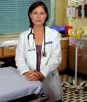 Maura Tierney v seriáli Pohotovosť (1999 - 2009).