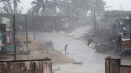 Cyklón Gaja si v Indii vynútil evakuáciu vyše 80-tisíc ľudí, 10 mŕtvych
