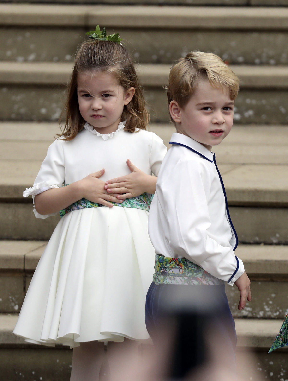 Princ George a princezná Charlotte na svadbe...