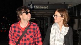 Ani si nepamätám svadbu, vyhlásil Adams o Mooreovej. A už sa kajá!