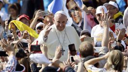 Pápež vyhlásil siedmich svätých vrátane Pavla VI. a Óscara Romera