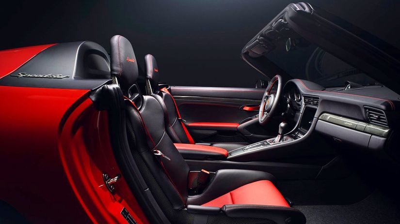 Interiér je zariadený mimoriadne sparťansky....