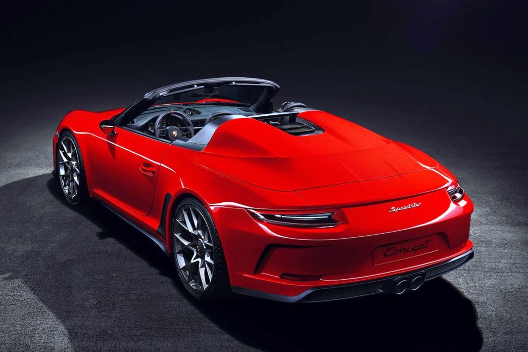 Zadná kapota má neodmysliteľný „bublinový“...