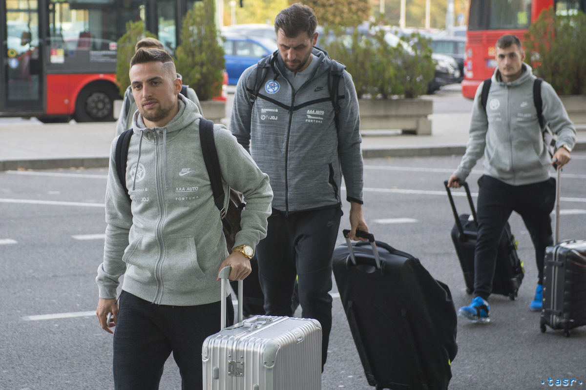 Slovenskí futbaloví reprezentanti Róbert Mak...