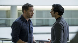 Recenzia: Venom je jazdou na pol plynu