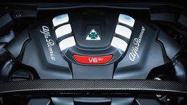 Alfa Romeo: Väčšine nových modelov hrozí požiar. Tvrdí NHTSA