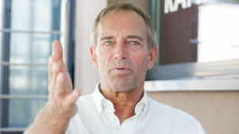 Jurkemik o hre reprezentantov: Na prechádzku domov chodiť nemusia