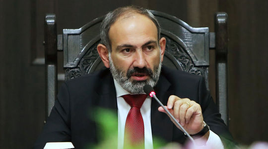 Arménsky premiér rezignoval, krajinu čakajú parlamentné voľby