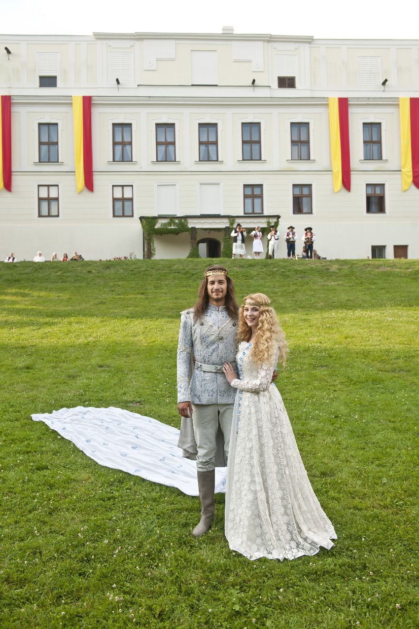 Zuzana Žáková a Jakub Jablonský v rozprávke Keď...