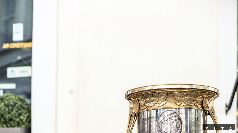 Trofej pre víťaza Kontinentálnej hokejovej ligy...