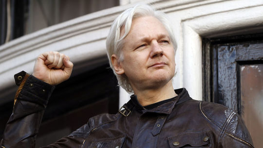 Ekvádorské dokumenty potvrdzujú plány na presun Assangea do Ruska