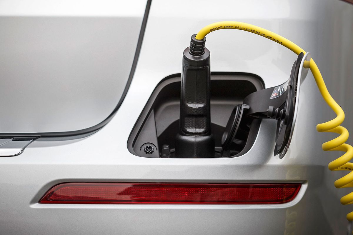 Na to, aby nové plug-in hybridné GLE zvládlo...